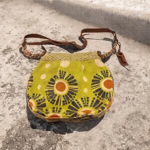 Fossil Key-Per Green Yellow Canvas Boho Crossbody Messenger Bag Wood Key Charm